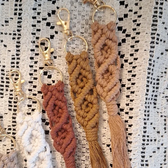 Handcrafted Macramé Keychain Set - Neutral Tones - Picture 2 of 12